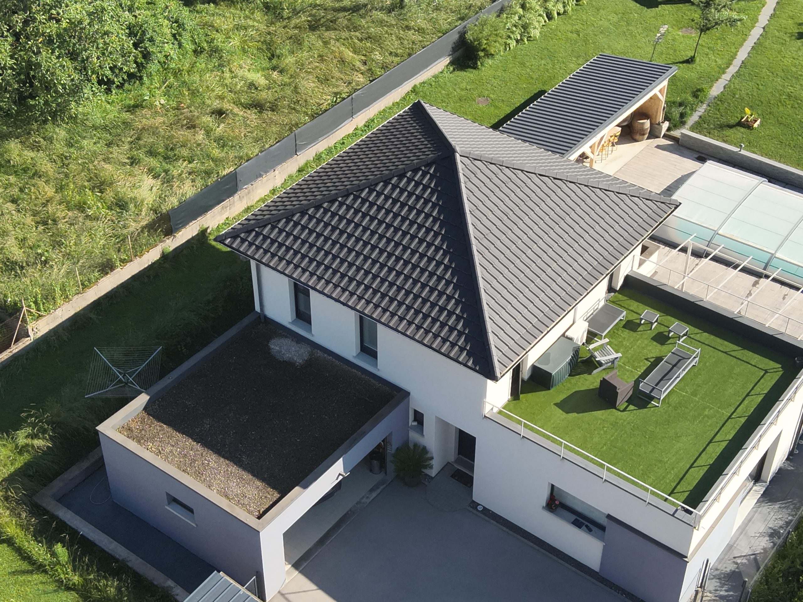 Photo d'une ossature bois prise depuis l'intérieur de la maison